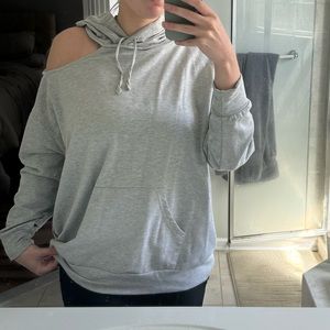 main strip shoulder cut out hoodie